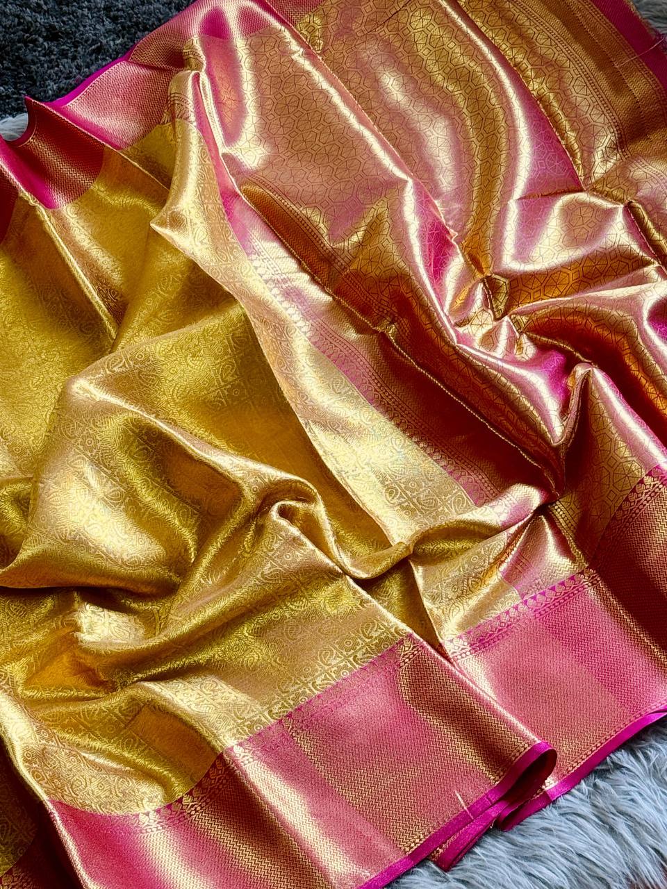 Rani Mukherji Inspired Premium Tissue Silk Saree with Rich Pallu