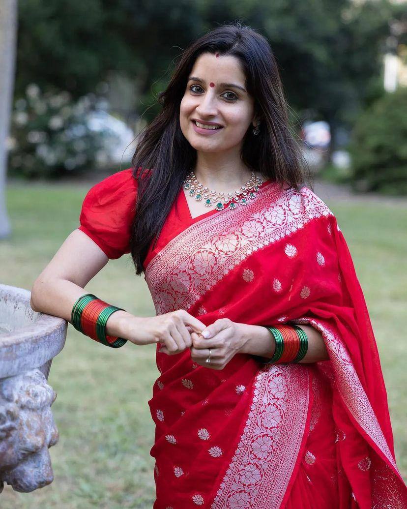 Modern Saree Crafted in Lilan Slub Soft Cotton with Rich Woven Blouse