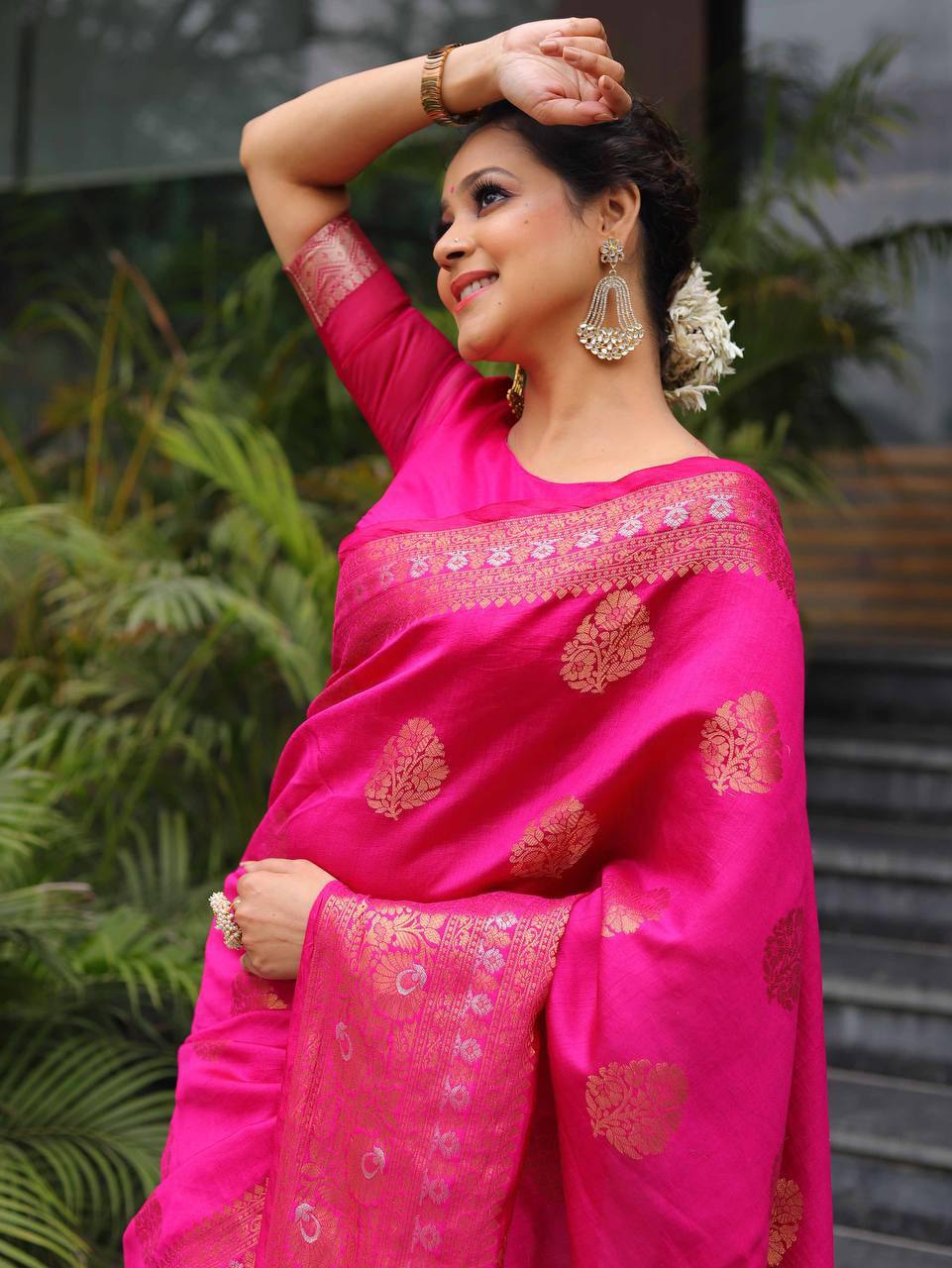Soft & Lightweight Lichi Silk Banarasi Wedding Saree