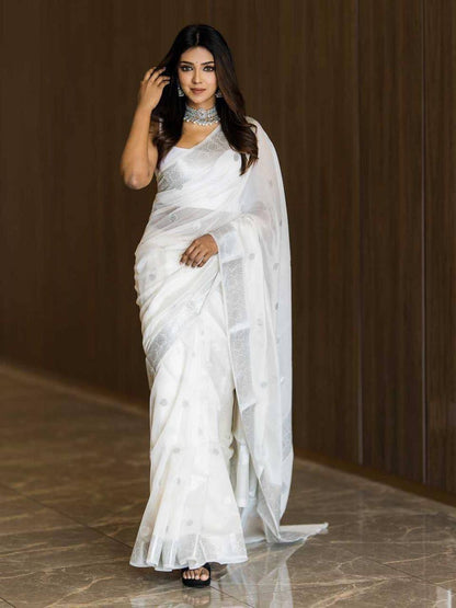 ClassicFit Saree Designed in Slub Cotton with Designer Weaving Blouse