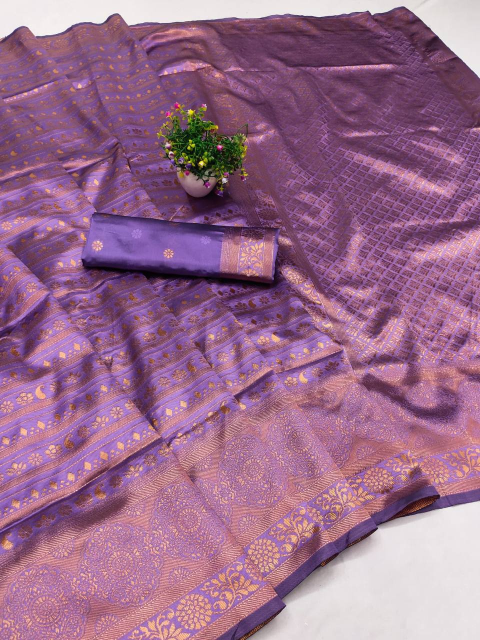 Organic Banarasi Wedding Saree – Lightweight &amp; Breathable