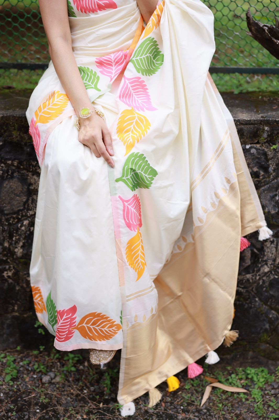 Luxury Lichi Silk Saree Highlighting Timeless Banarasi Art
