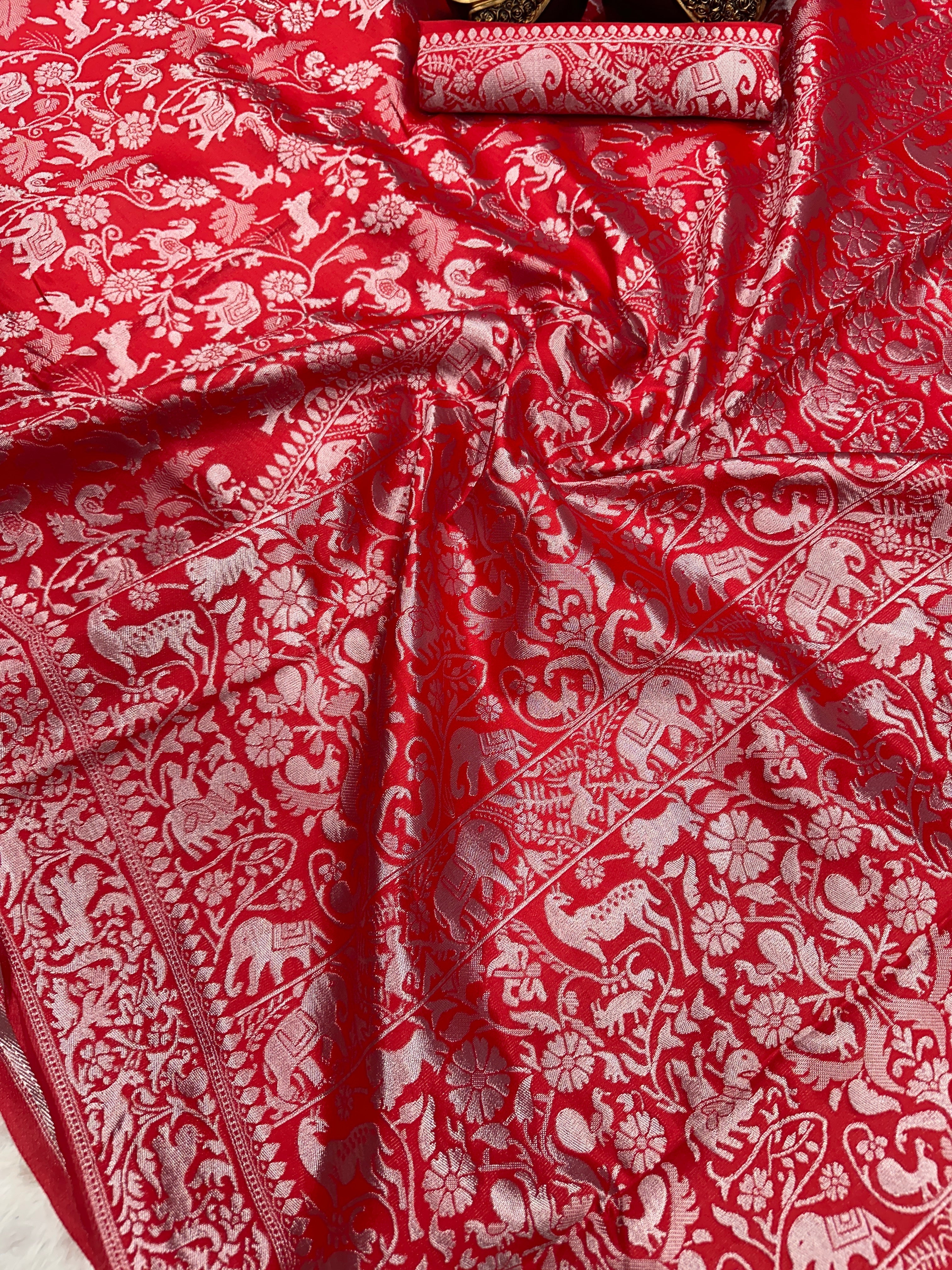 Enchanting Lightweight Banarasi Saree in Lichi Silk – Perfect for Weddings &amp; Festive Occasions