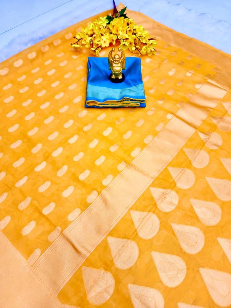 Organic Banarasi Wedding Saree – Light &amp; Comfortable
