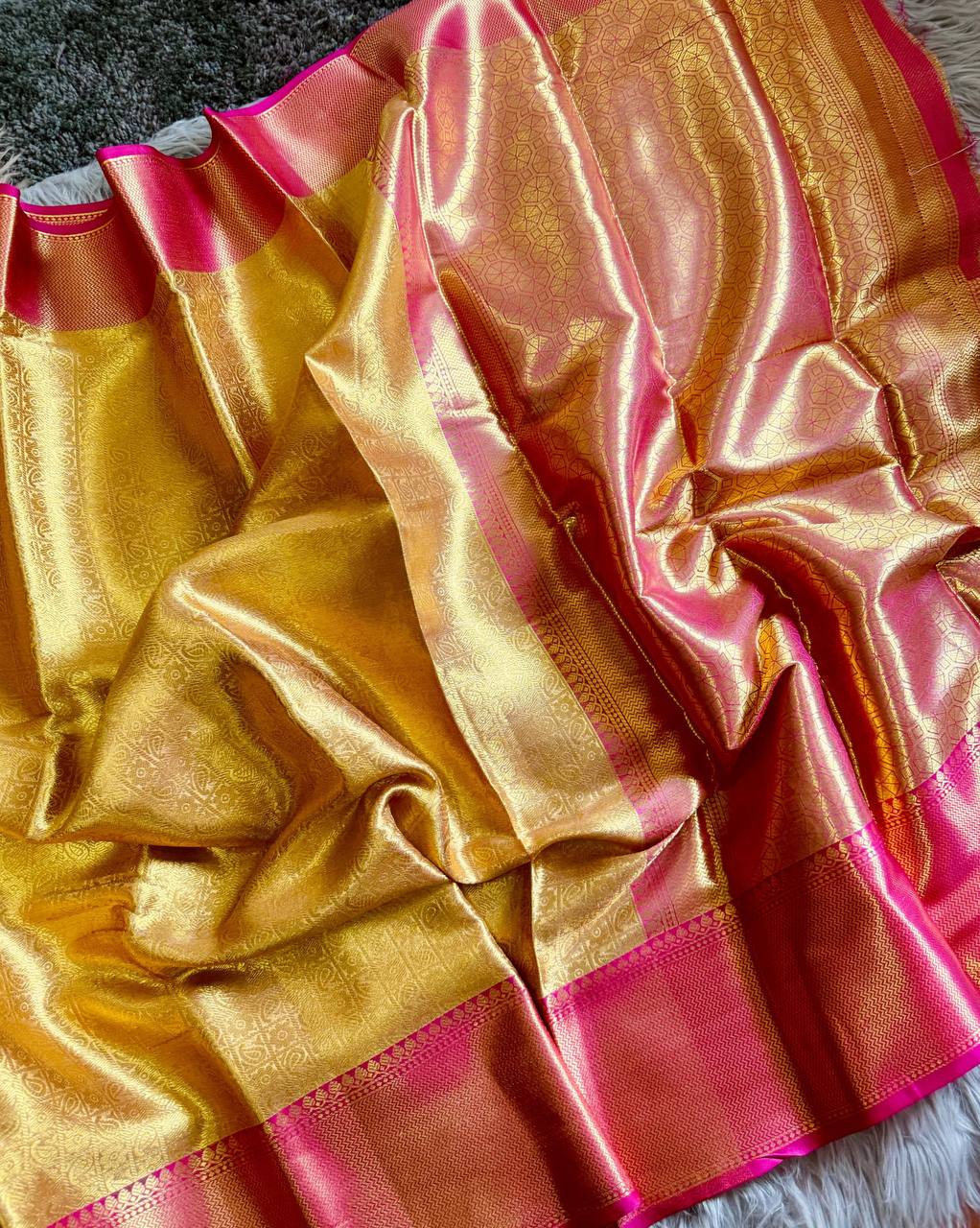 Rani Mukherji Inspired Premium Tissue Silk Saree with Rich Pallu