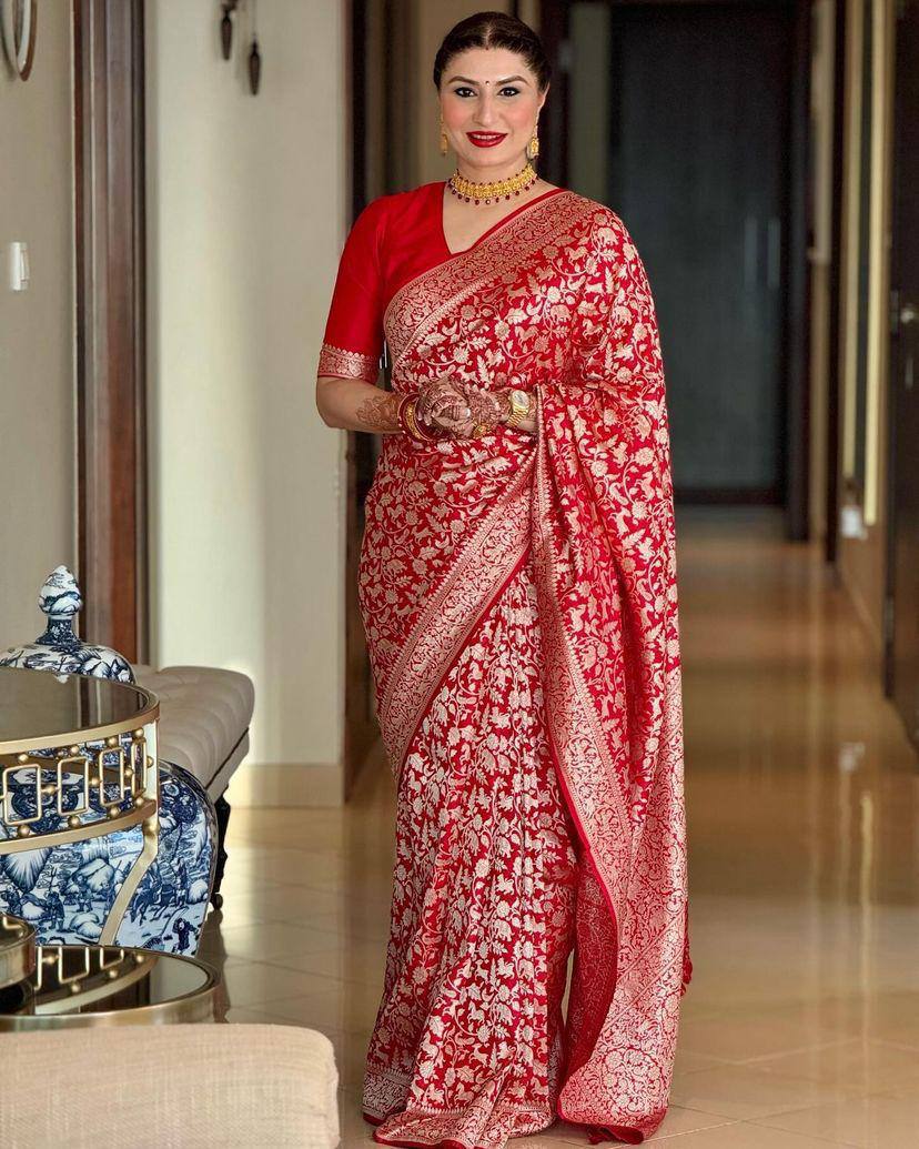 Enchanting Lightweight Banarasi Saree in Lichi Silk – Perfect for Weddings &amp; Festive Occasions