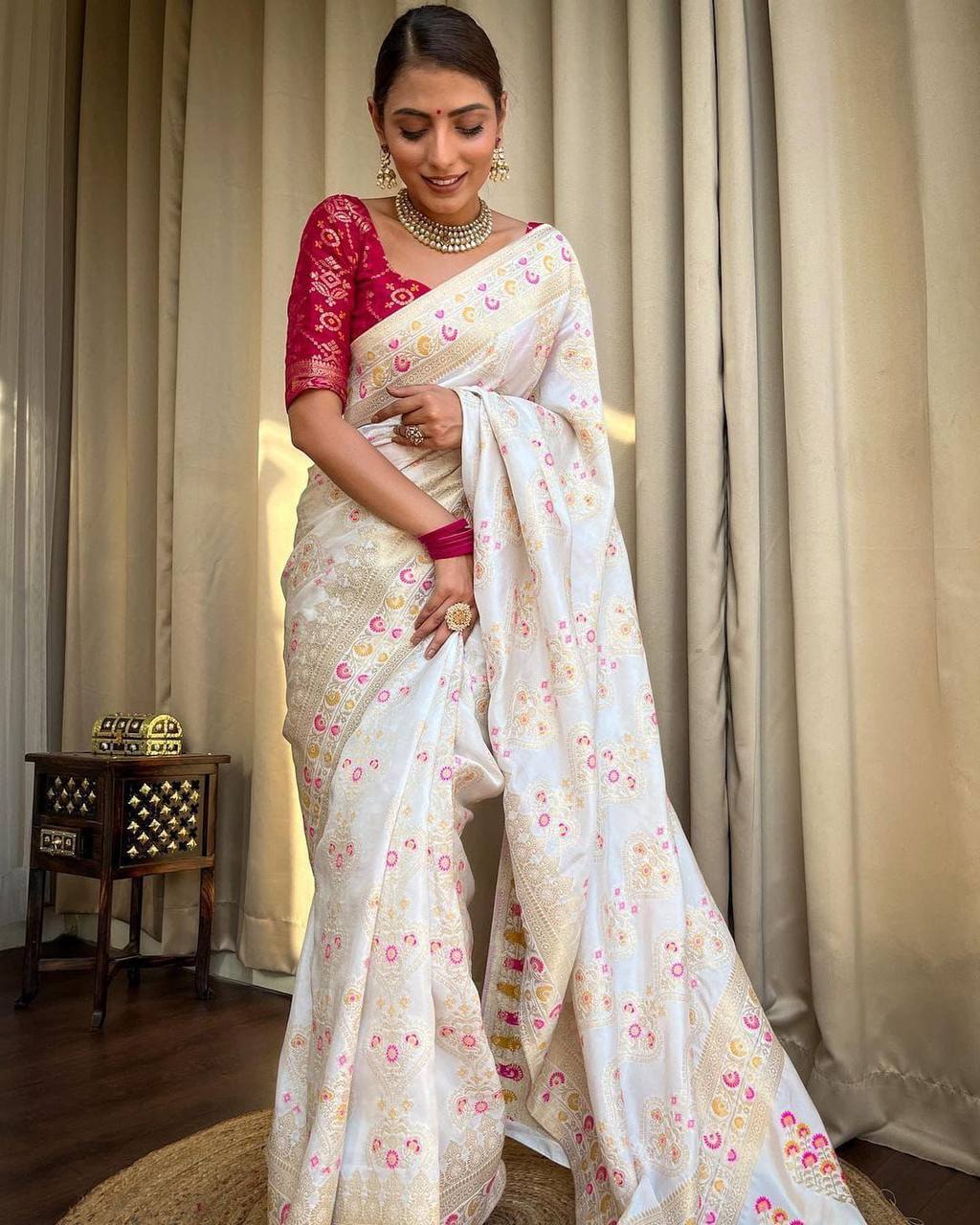 Easy-Drape Lichi Silk Saree with Banarasi Motifs