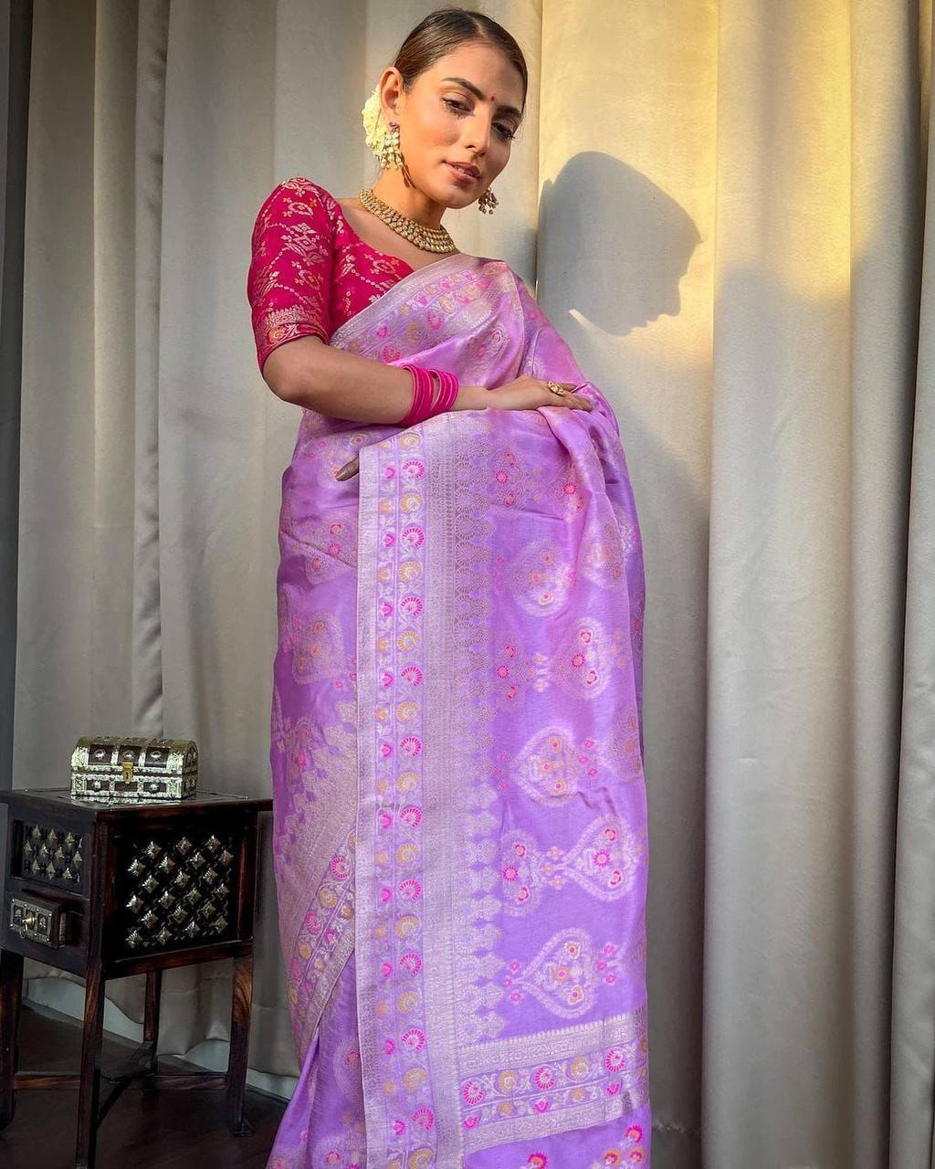 Easy-Drape Lichi Silk Saree with Banarasi Motifs