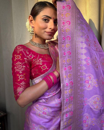 Easy-Drape Lichi Silk Saree with Banarasi Motifs