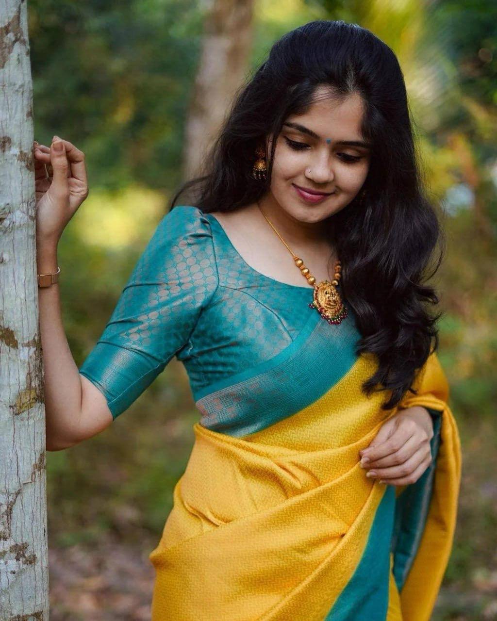 Elegant Banarasi Saree in Premium Lichi Silk – Comfortable &amp; Graceful Wedding Wear