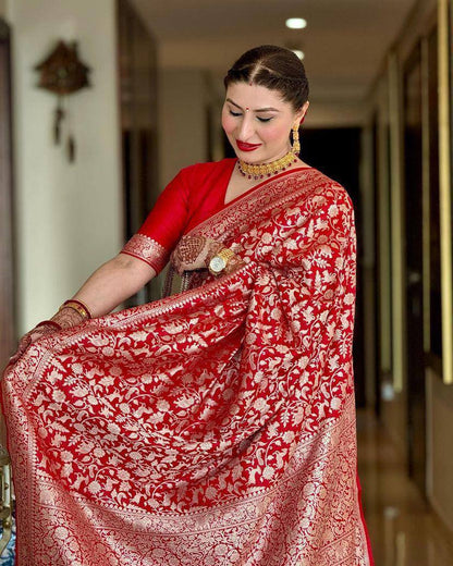 Enchanting Lightweight Banarasi Saree in Lichi Silk – Perfect for Weddings &amp; Festive Occasions
