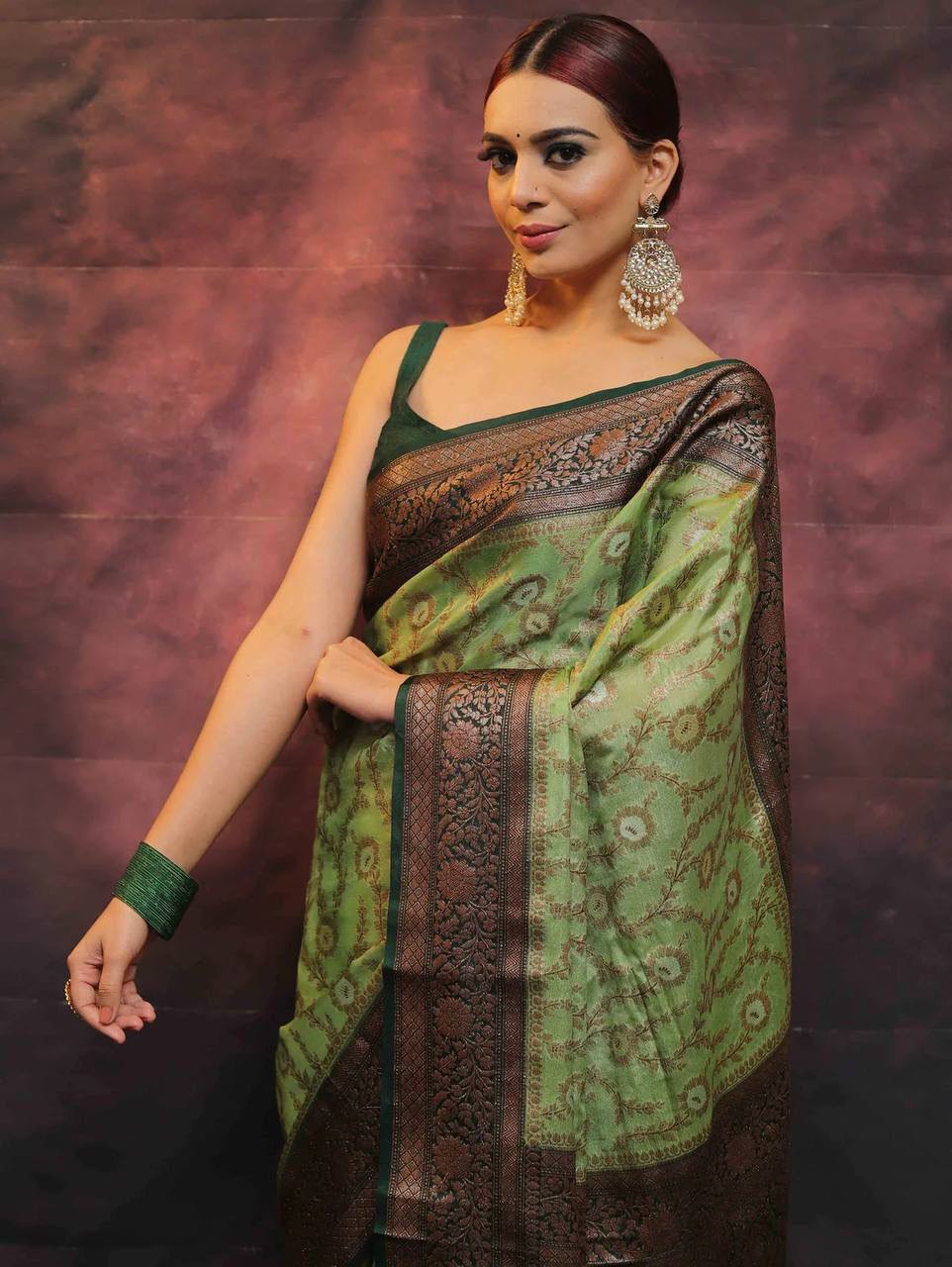 Organic Banarasi Wedding Saree – Lightweight &amp; Breathable