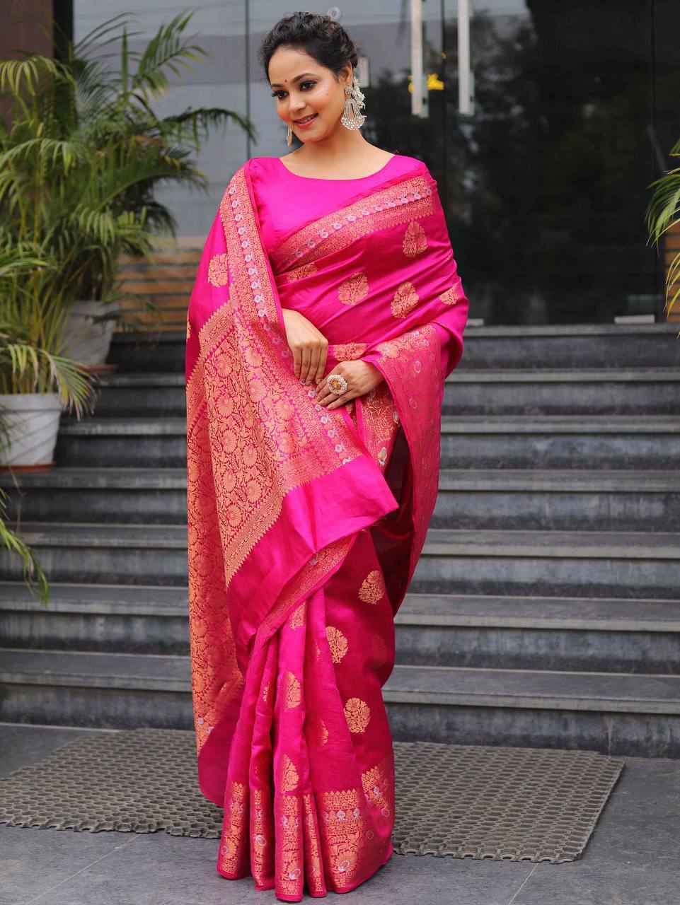 Soft &amp; Lightweight Lichi Silk Banarasi Wedding Saree