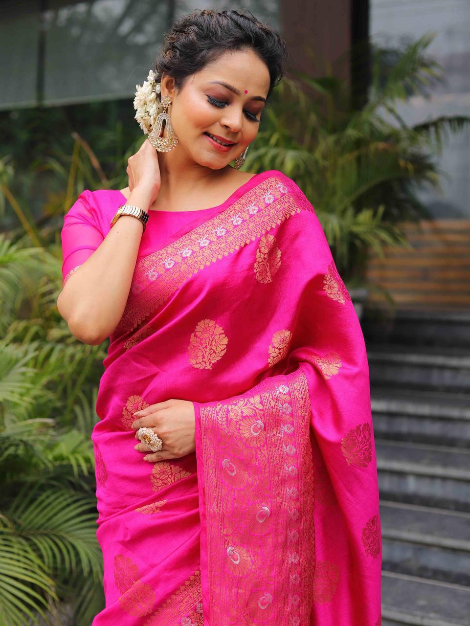 Soft &amp; Lightweight Lichi Silk Banarasi Wedding Saree