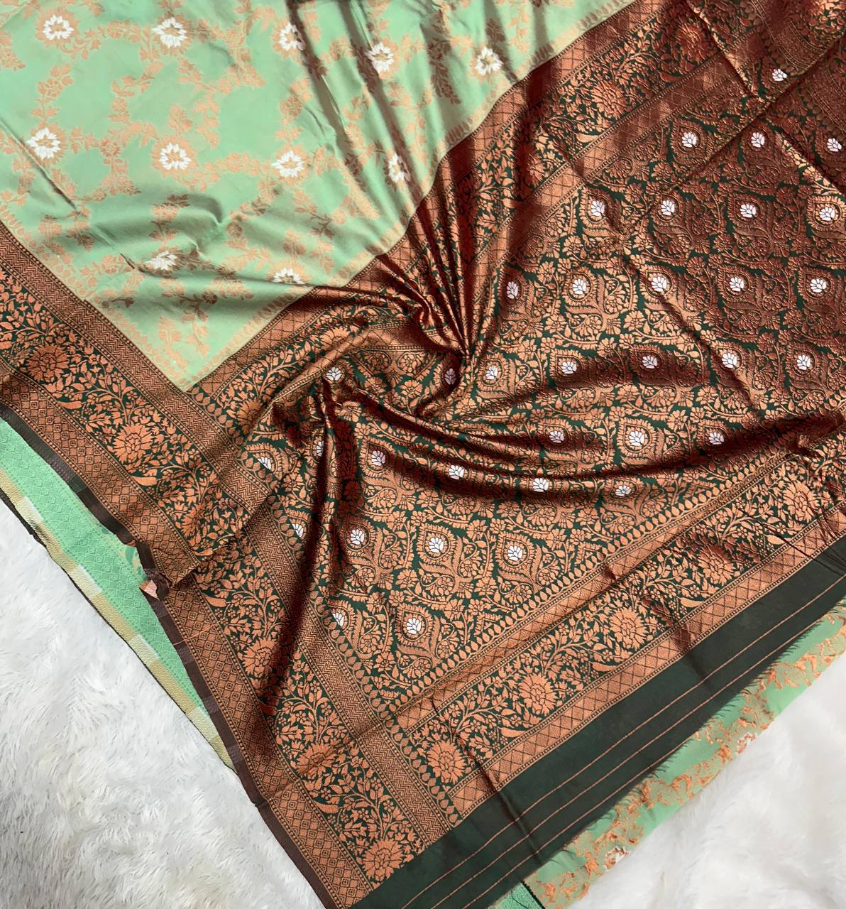 Organic Banarasi Wedding Saree – Lightweight &amp; Breathable