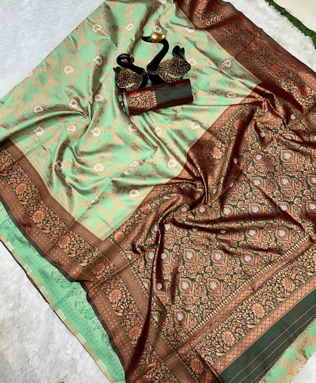 Organic Banarasi Wedding Saree – Lightweight &amp; Breathable