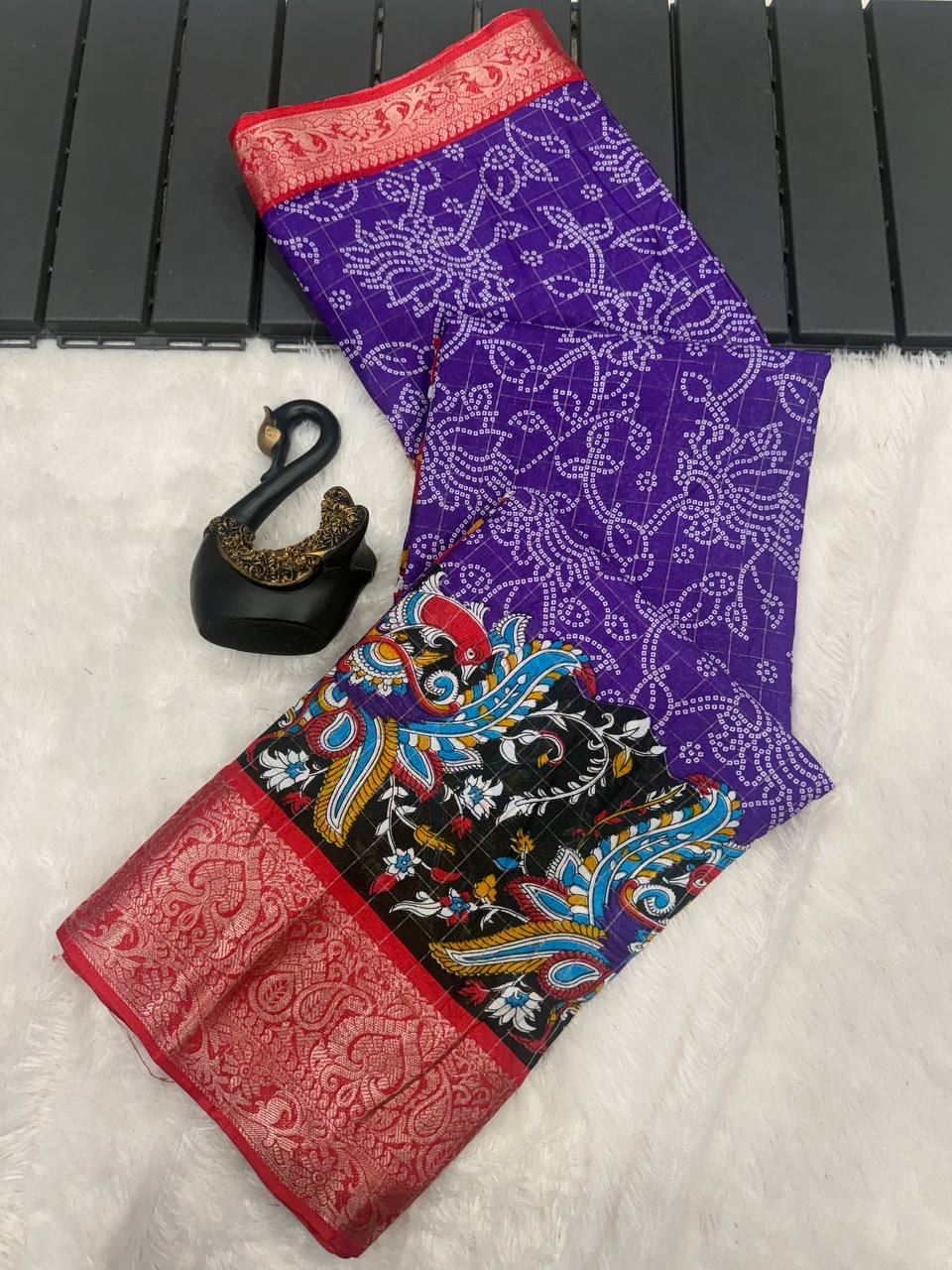 Lightweight Mangalagiri Dola Saree with Print Checks &amp; Kalamkari Pallu